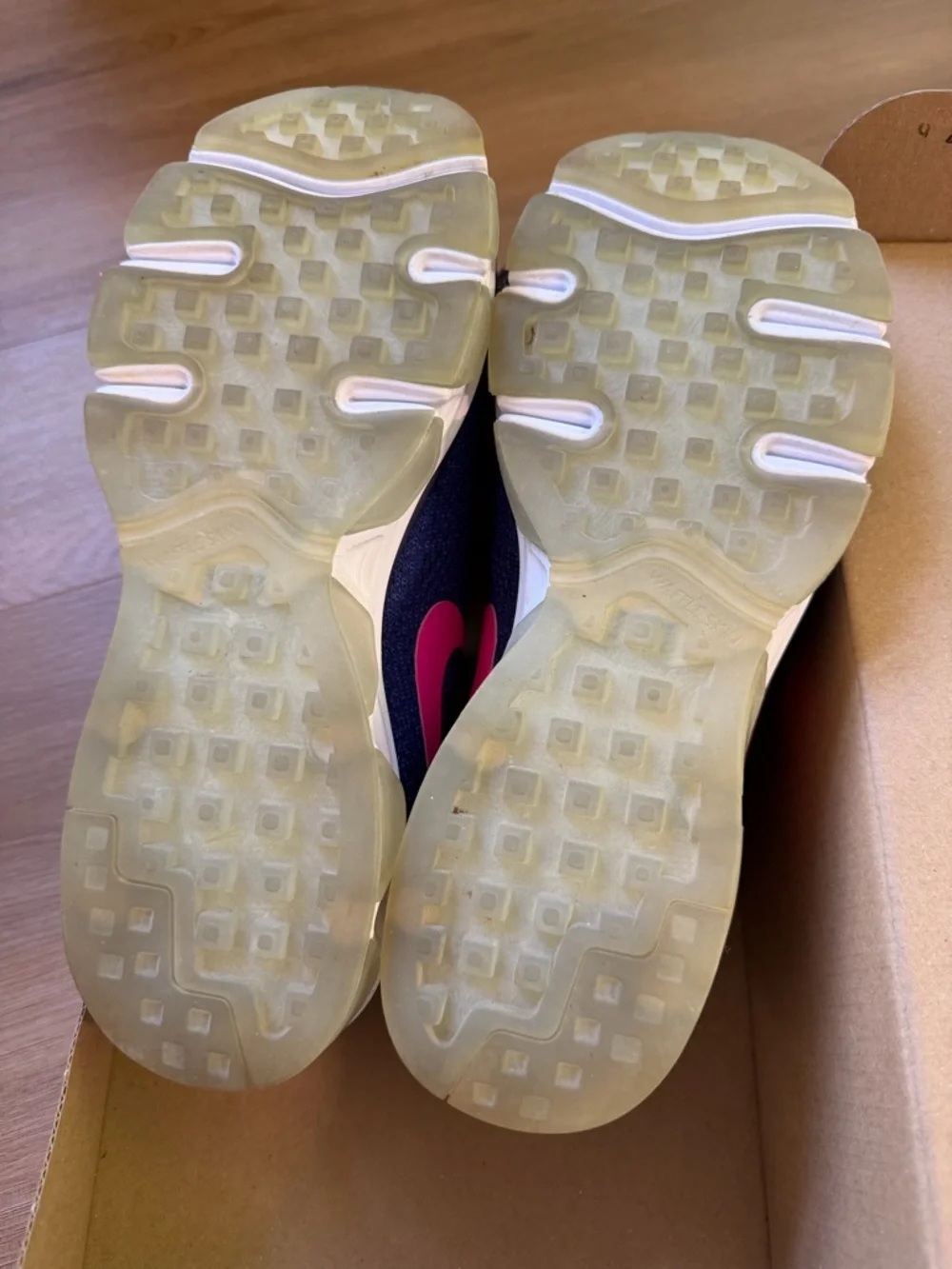 Nike Air Max Tailwind Women’s Sneakers, Size US 6.5 - Picture 4 of 4